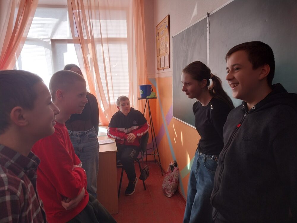 Клас очима кожного